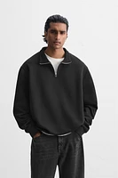 BASIC QUARTER ZIP SWEATSHIRT