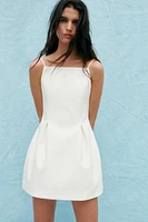 ROBE COURTE À BRETELLES
