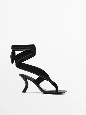 Sandales à talon nouées en daim - Limited Edition