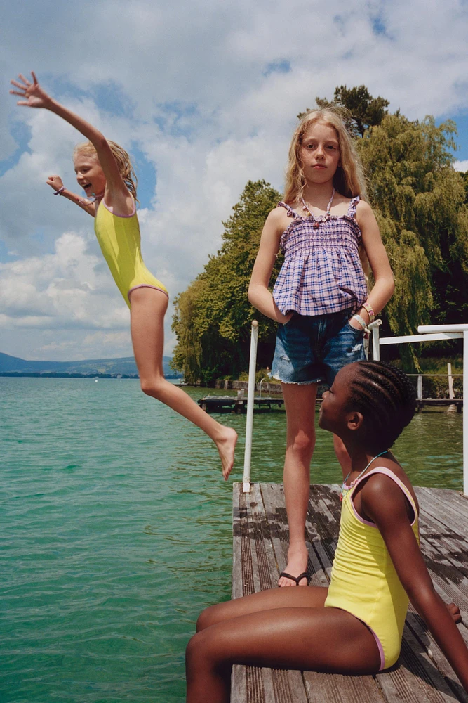 6-14 ANS/ MAILLOT DE BAIN DÉTAIL LISERÉS