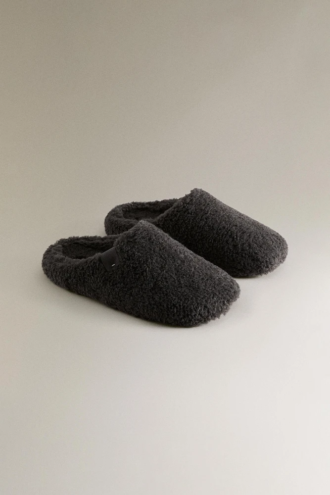 FAUX FUR SLIPPERS