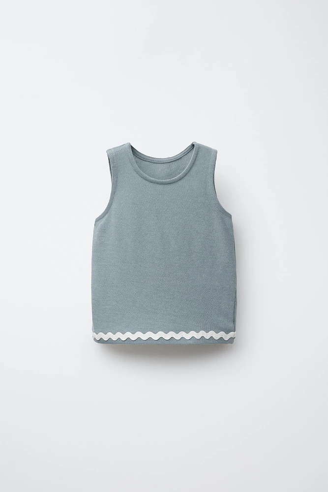 RUFFLE T-SHIRT