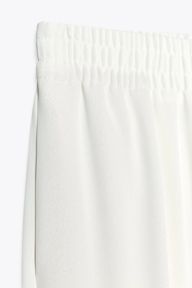 PANTALON EN CRÊPE À JAMBES LARGES
