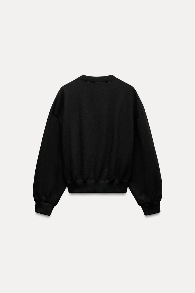 BASIC PLUSH SWEATSHIRT