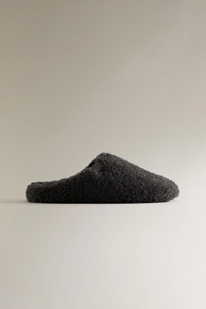 FAUX FUR SLIPPERS