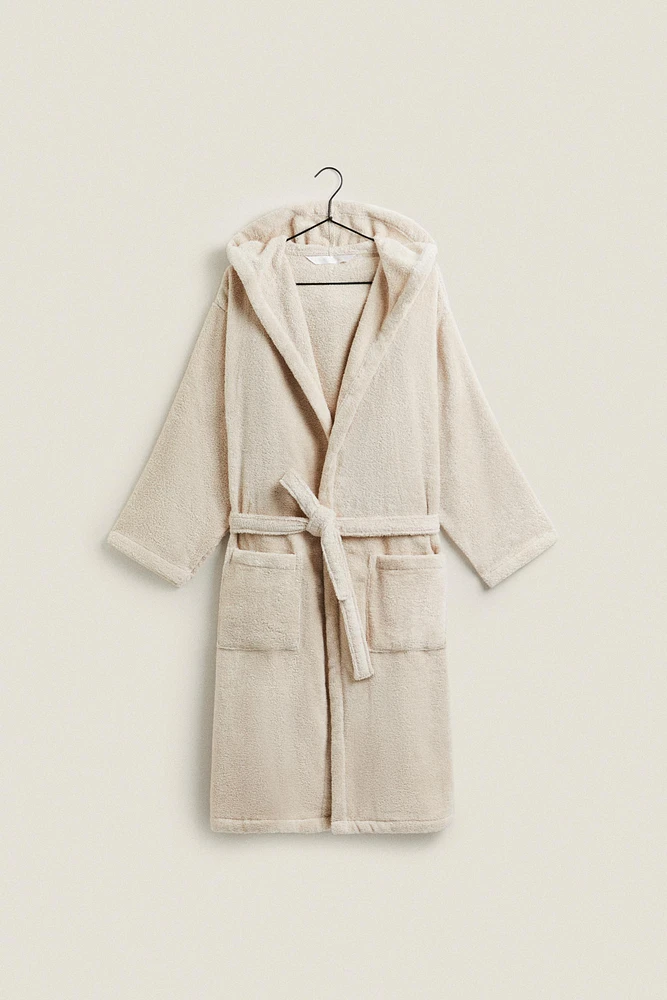 (380 GXM²) EXTRA SOFT HOODED BATHROBE