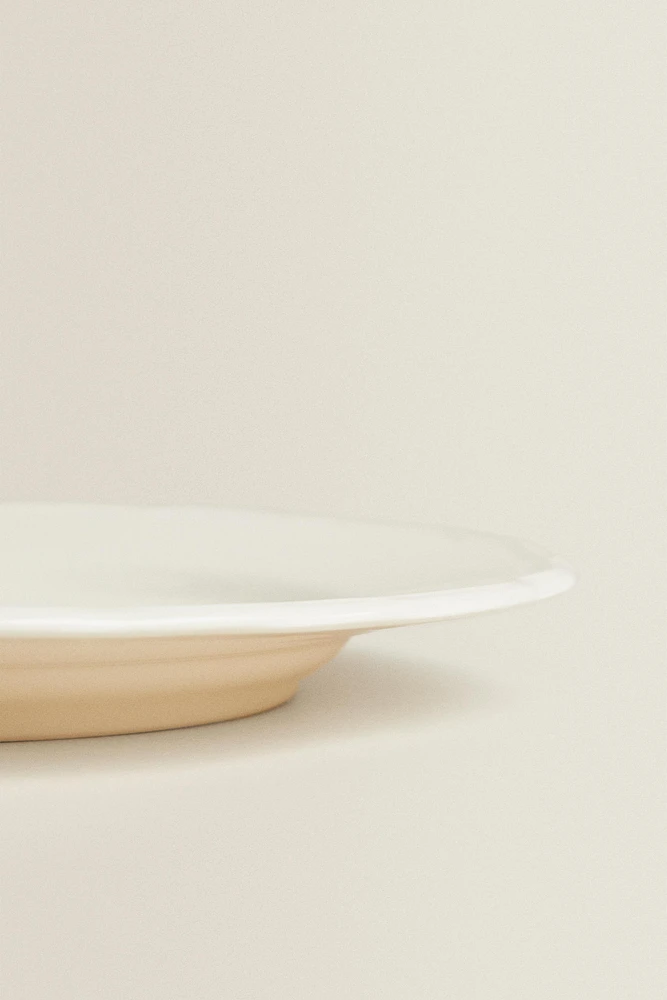 EARTHENWARE DINNER DISH WITH RAISED-DESIGN EDGE