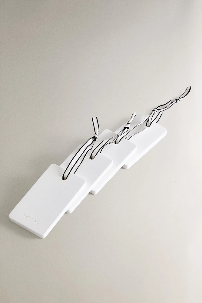 LOT DE BARRES PARFUMÉES ARMOIRE WHITE POWDERY