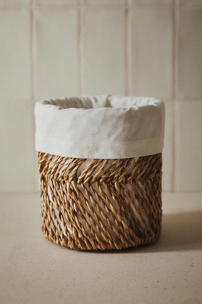 ROUND BASKET WITH COTTON LINING