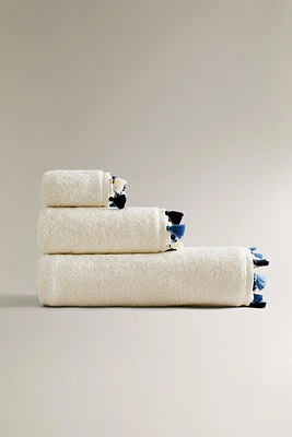 SERVIETTE DE BAIN POMPONS