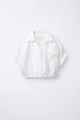 CHEMISE AVEC APPLIQUÉ FLEUR