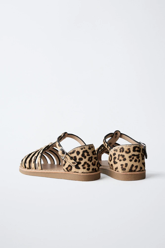 SANDALES STYLE PLAGE EN CUIR ANIMAL PRINT
