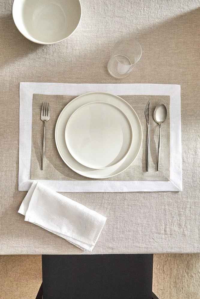 DOUBLE-LAYER PLACEMAT