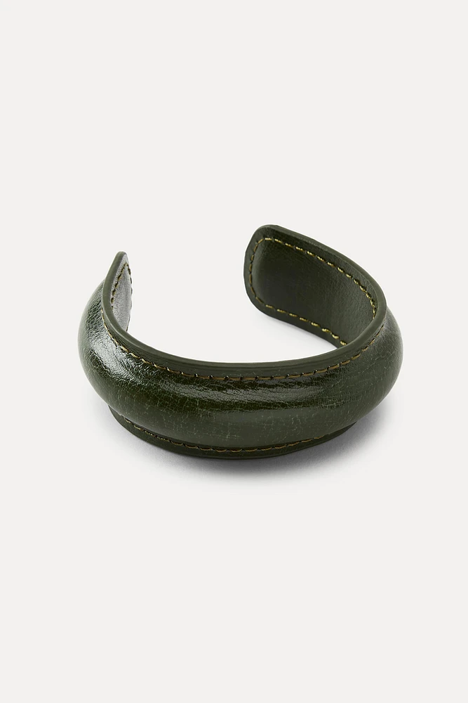 LOT DE 3 BRACELETS EN CUIR