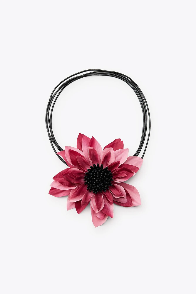 COLLIER CORDE FLEUR CONTRASTE