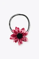 CONTRAST FLOWER ROPE NECKLACE