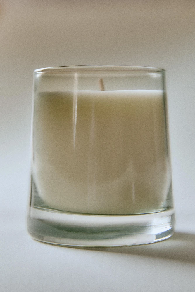 (180 G) BOUGIE PARFUMÉE ÉCLAT DE LYS