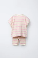 KNOT T-SHIRT AND STRIPED CYCLING LEGGINGS SET
