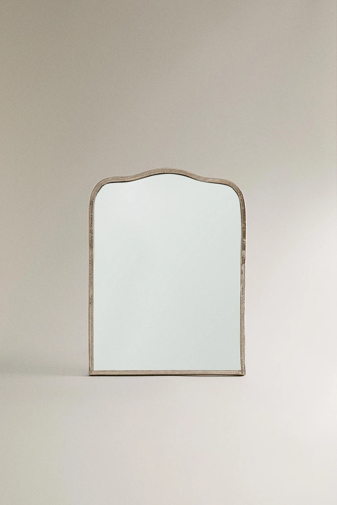 VANITY MIRROR WITH ENGRAVED DETAIL