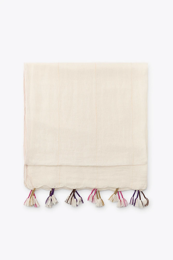 LINEN SCARF WITH POM POMS
