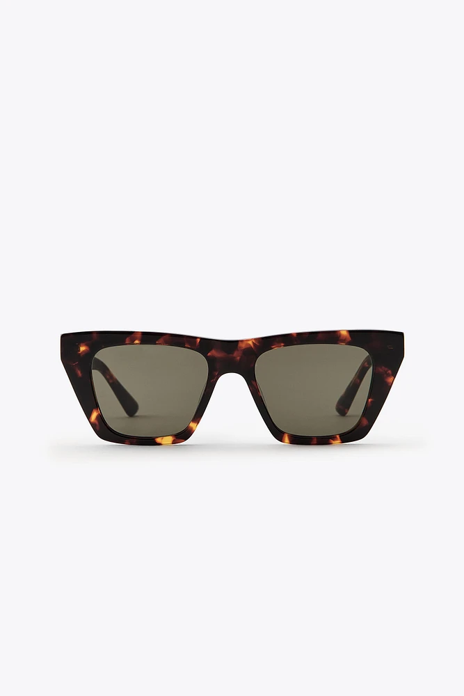 TORTOISESHELL CAT EYE SUNGLASSES