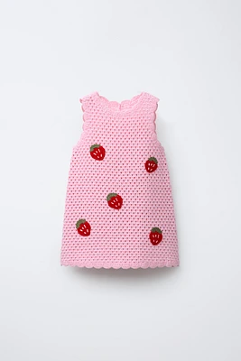 ROBE EN MAILLE FRAISES AU CROCHET