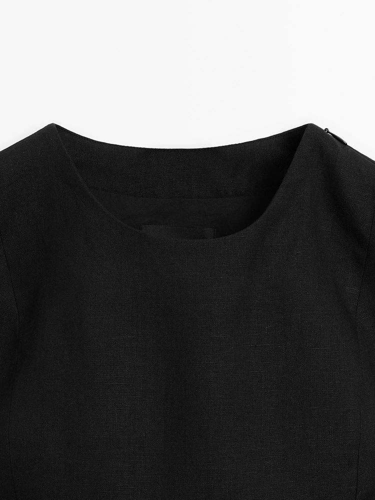 100% linen waistcoat with seam details and buckle