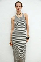 ROBE LONGUE EN MAILLE AJOURÉE