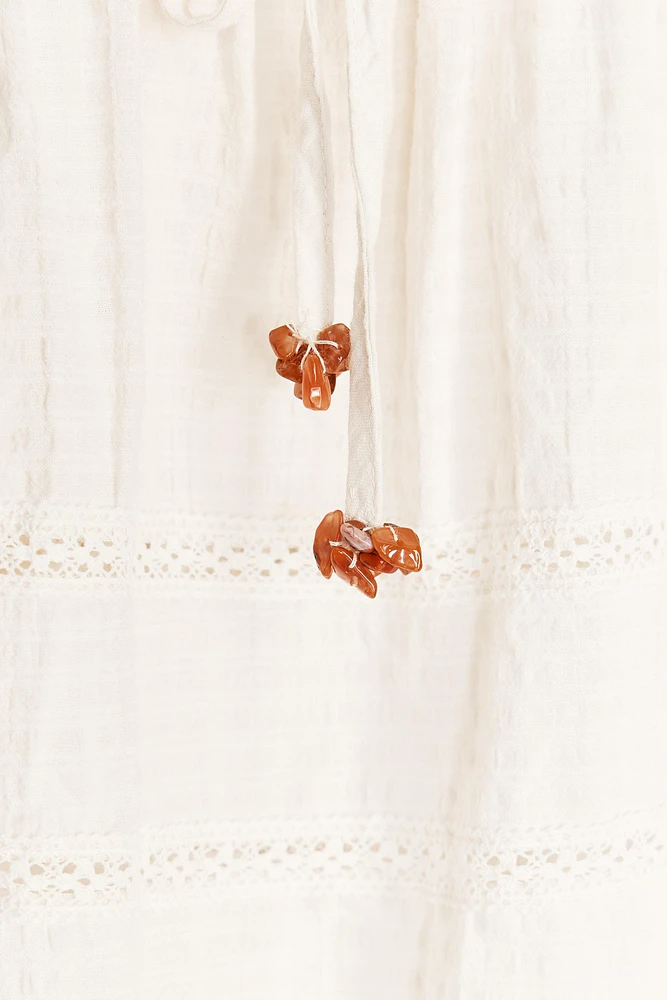 LACE TRIM SLEEVELESS TOP