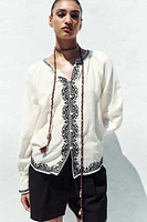 CHEMISE BRODERIES CONTRASTE