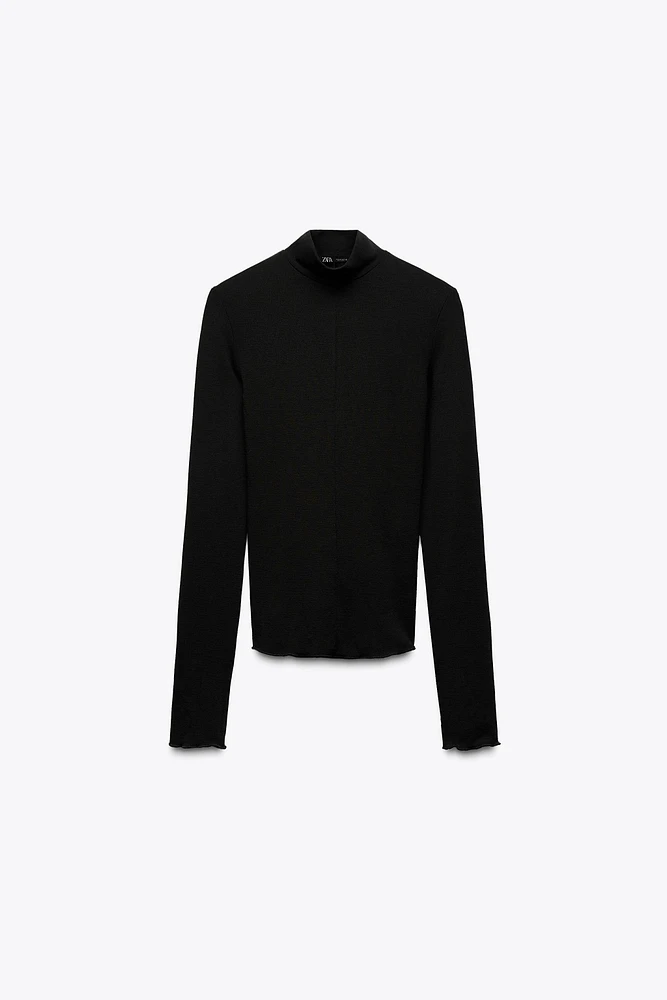 HIGH COLLAR TOP