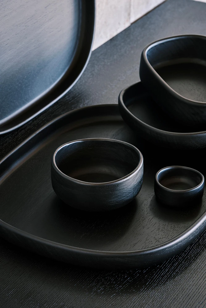 TRAY 02