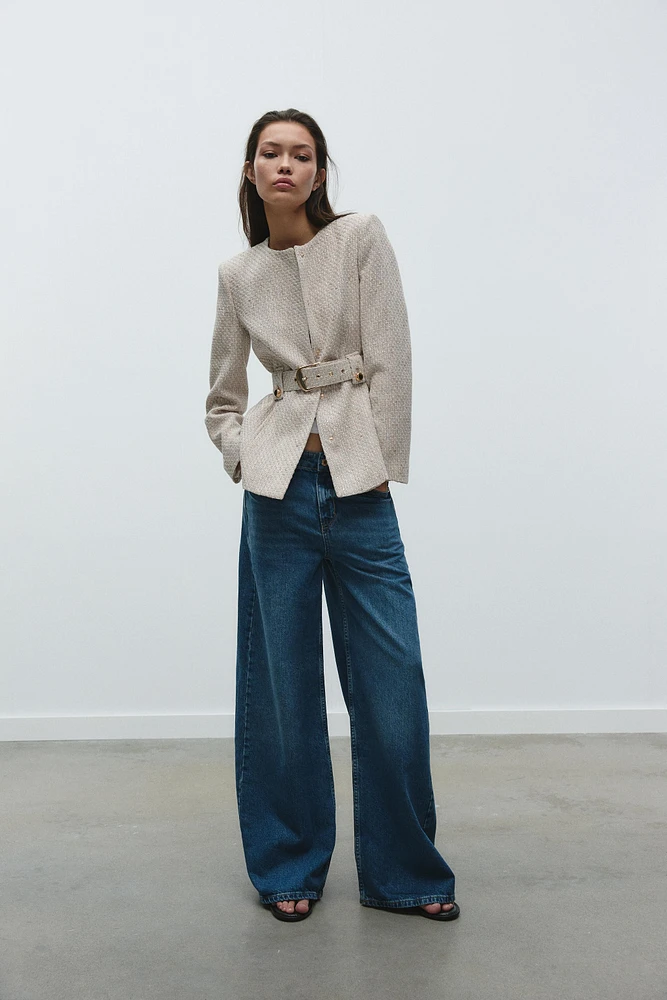 BLAZER TEXTURÉ AVEC CEINTURE
