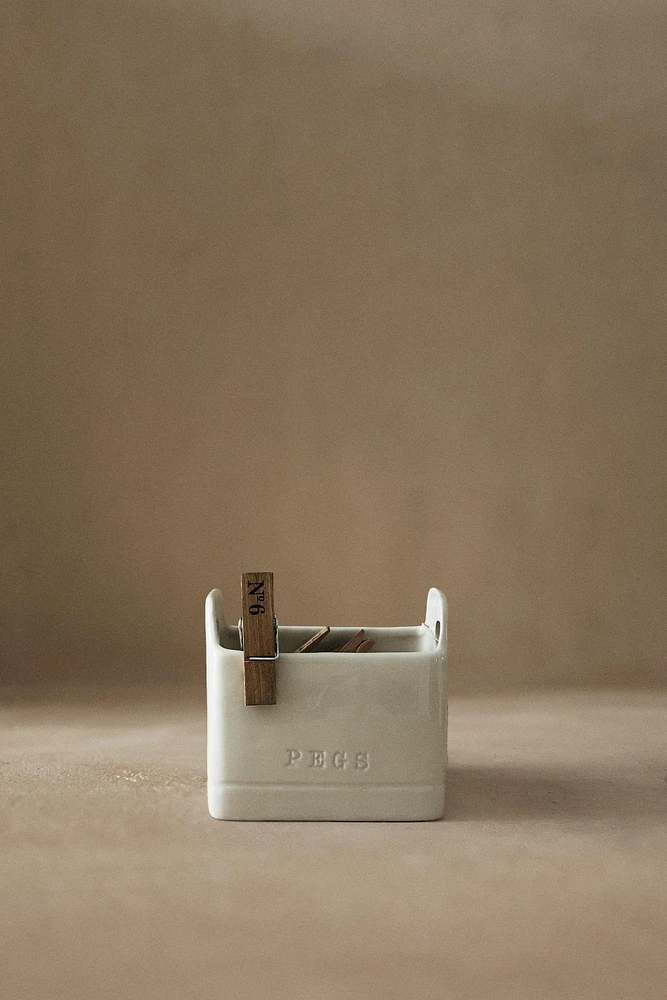 CERAMIC PEG BASKET
