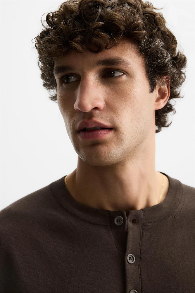 KNIT T-SHIRT WITH BUTTON NECK
