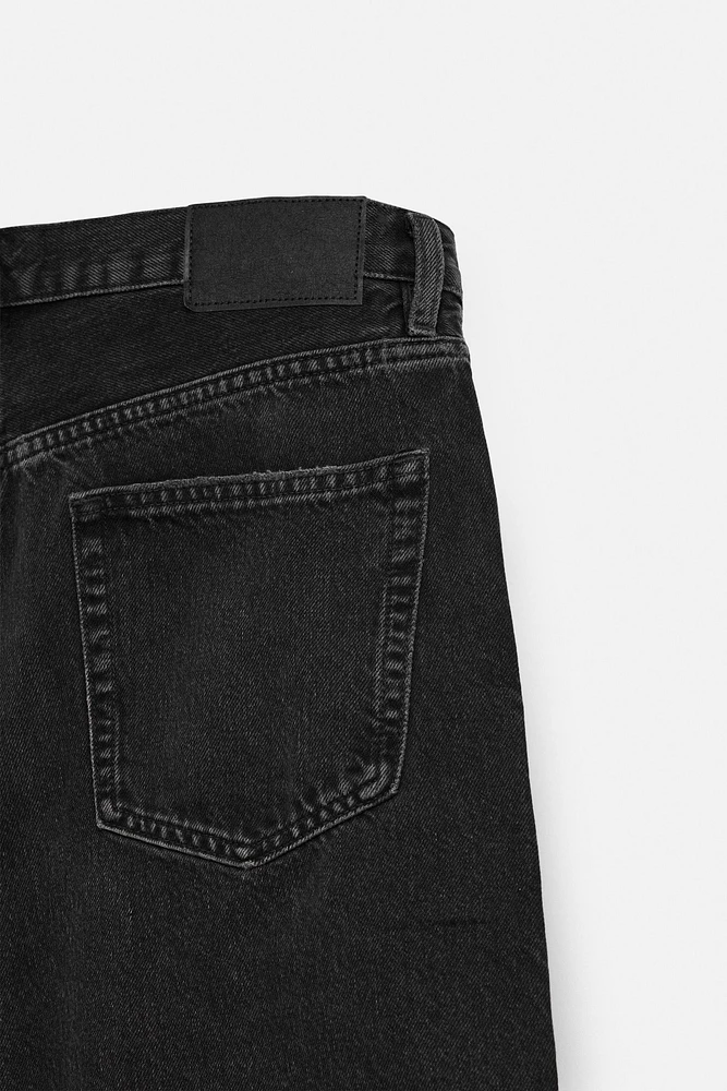 STRAIGHT FIT DENIM SHORTS