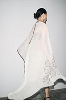 FOULARD EN COTON BRODÉ DE FLEURS