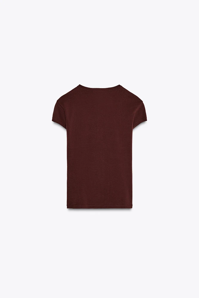 T-SHIRT AJUSTÉ À MANCHES COURTES