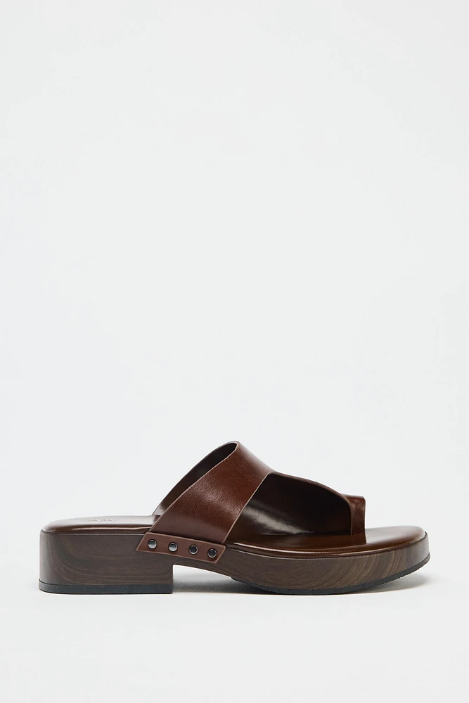 SANDALES PLATEFORMES EN CUIR