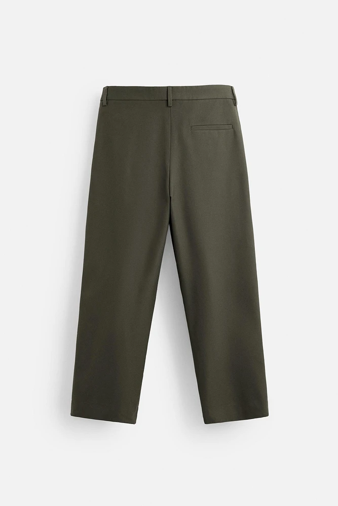 PANTALON COUPE DÉCONTRACTÉE À PLIS