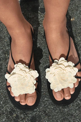 FLAT SANDALS WITH FLOWER