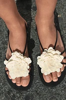 FLAT SANDALS WITH FLOWER