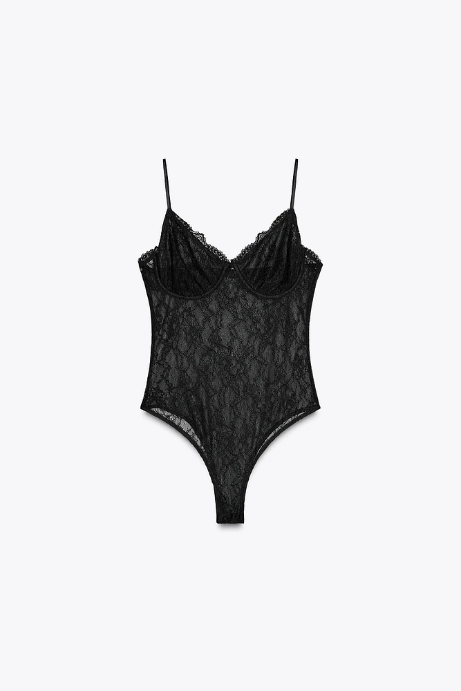 BODY STYLE LINGERIE EN DENTELLE