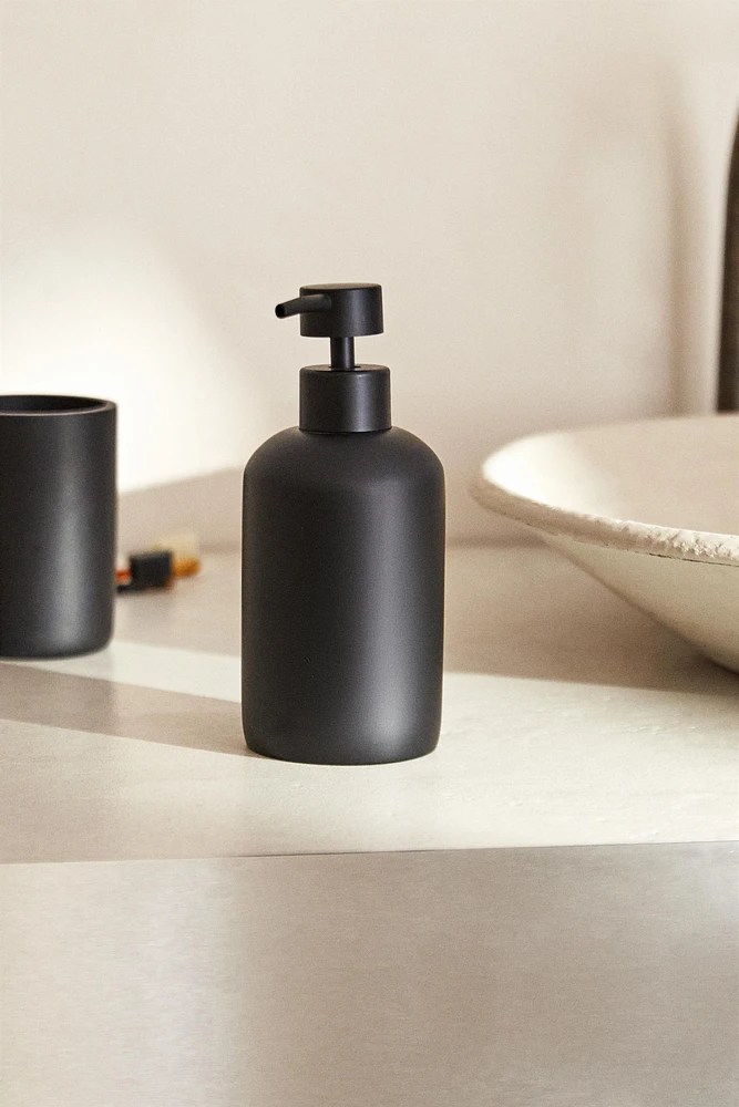 BLACK RESIN SOAP DISPENSER