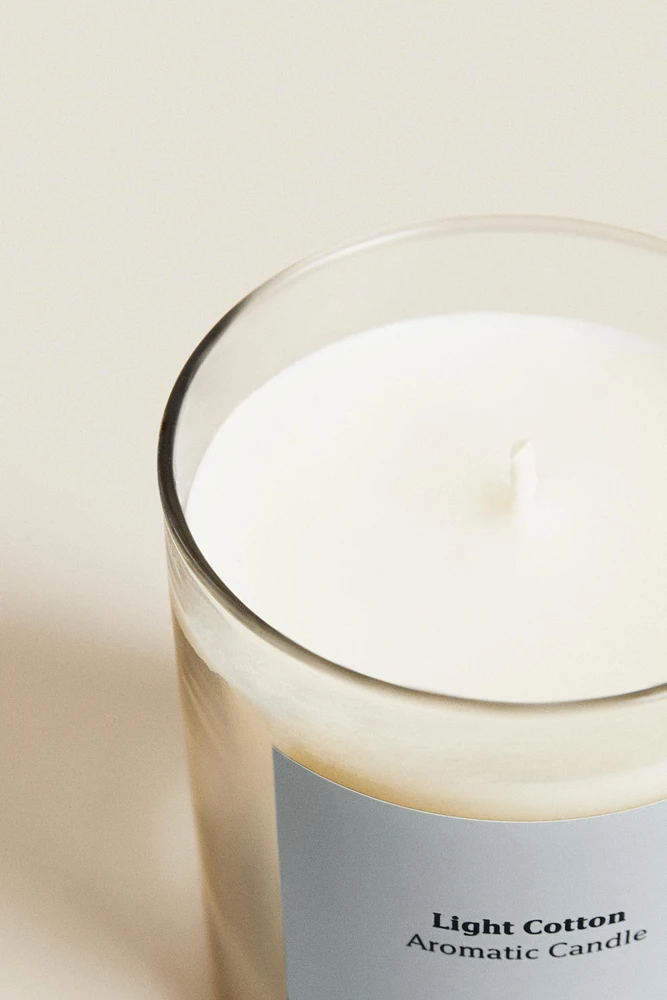 G) LIGHT COTTON SCENTED CANDLE