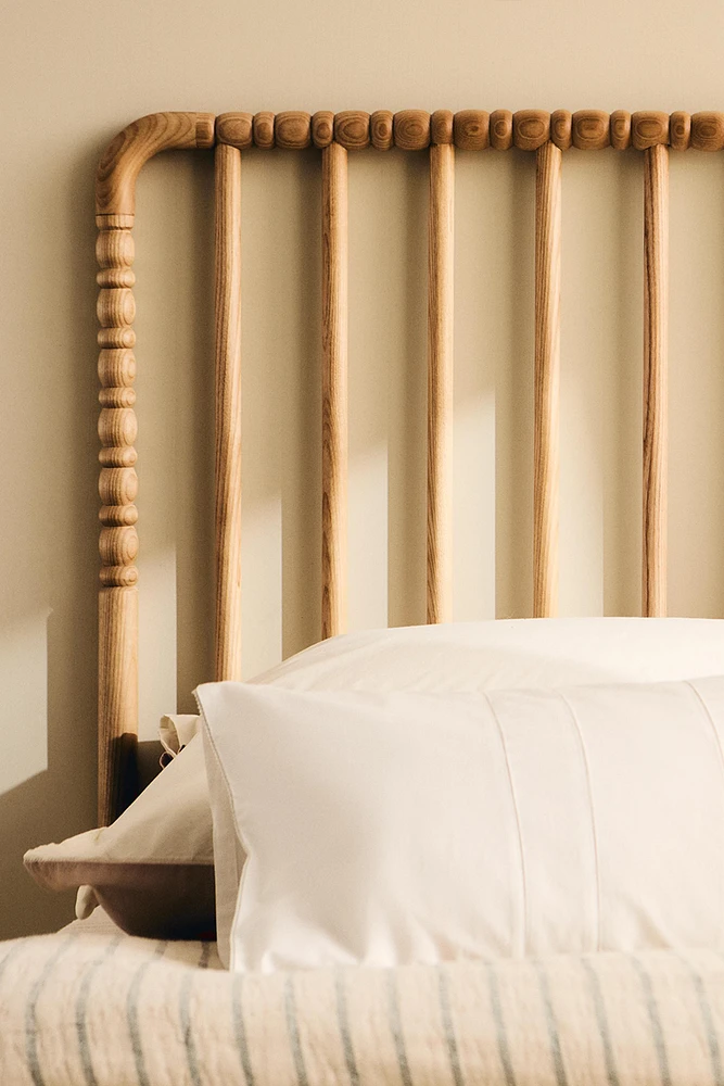 TÊTE DE LIT EN BOIS