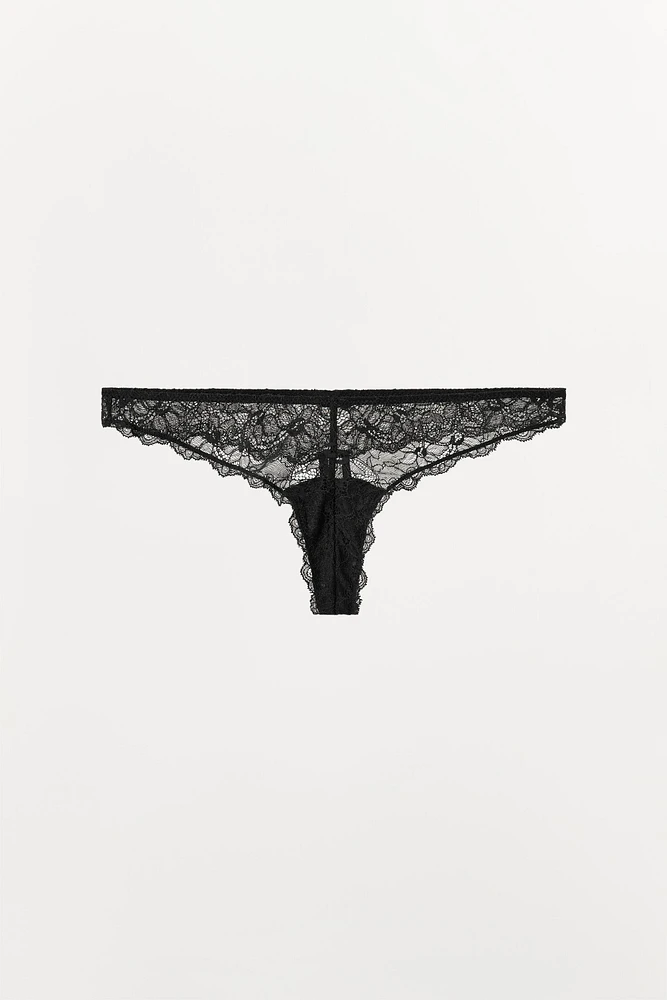 LACE THONG