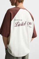 T-SHIRT COLOR BLOCK INSCRIPTIONS