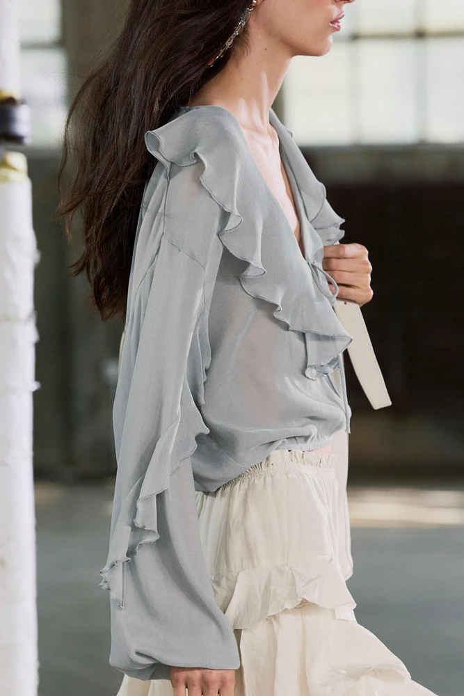 RUFFLED FLOWY BLOUSE