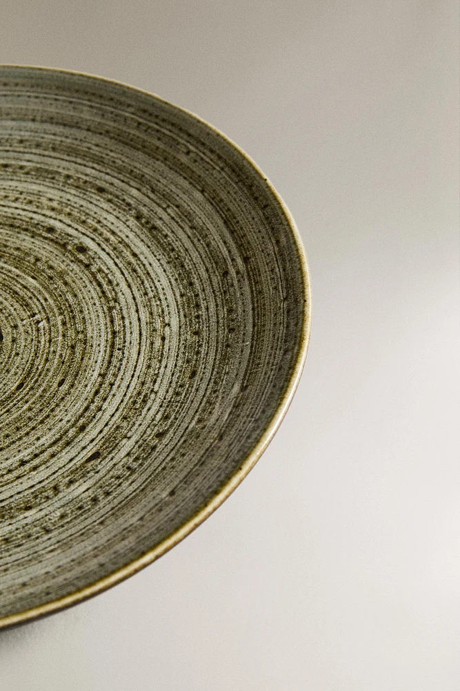 EARTHENWARE DESSERT PLATE WITH SPIRAL DESIGN